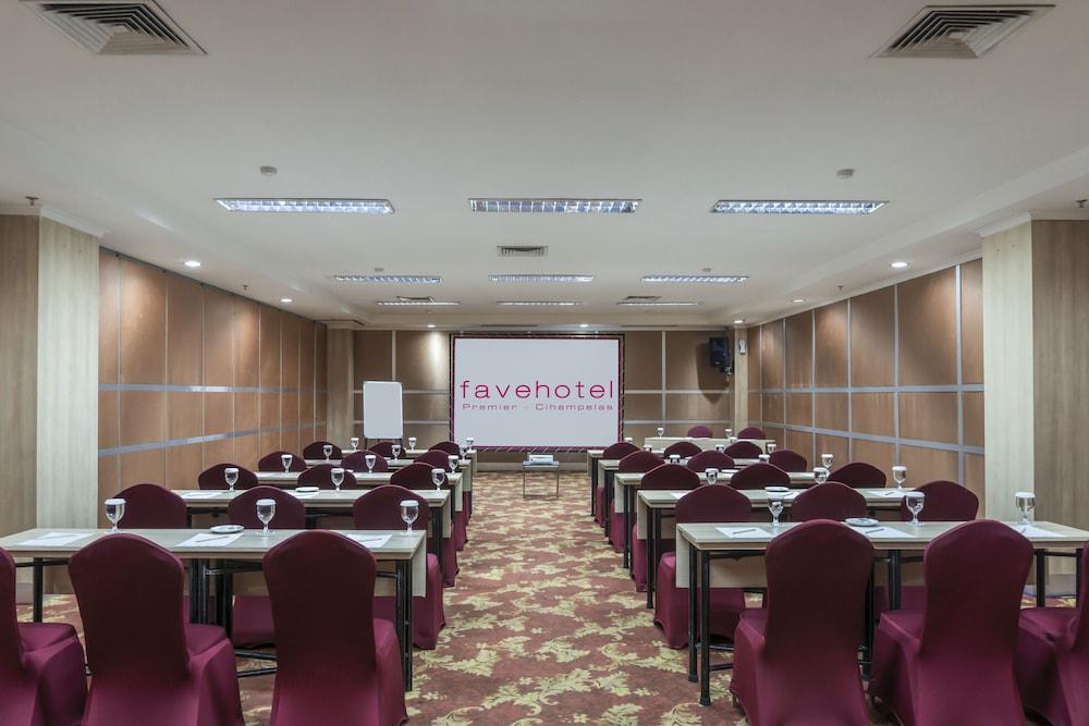 Favehotel Premier Cihampelas Bandung Exterior photo