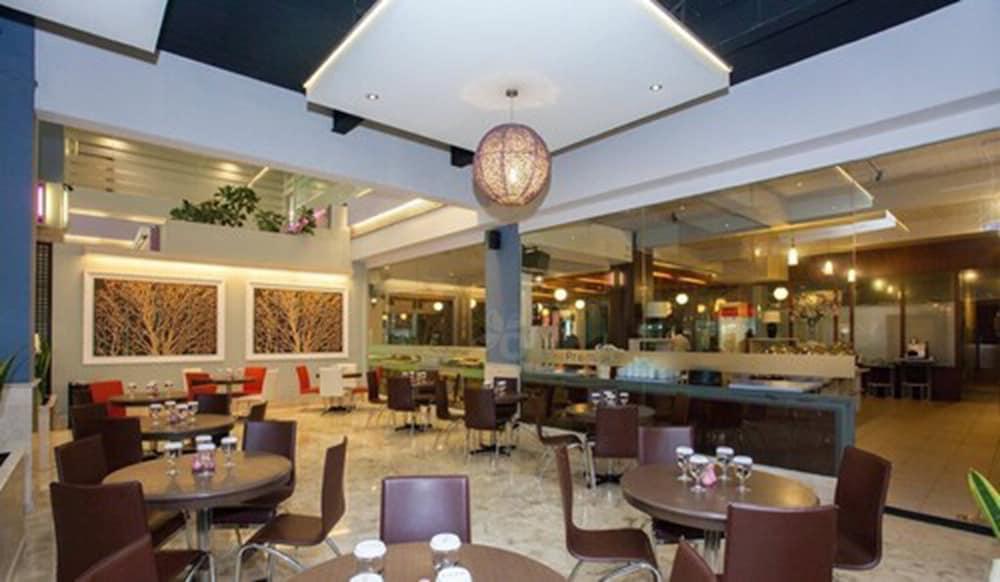 Favehotel Premier Cihampelas Bandung Exterior photo